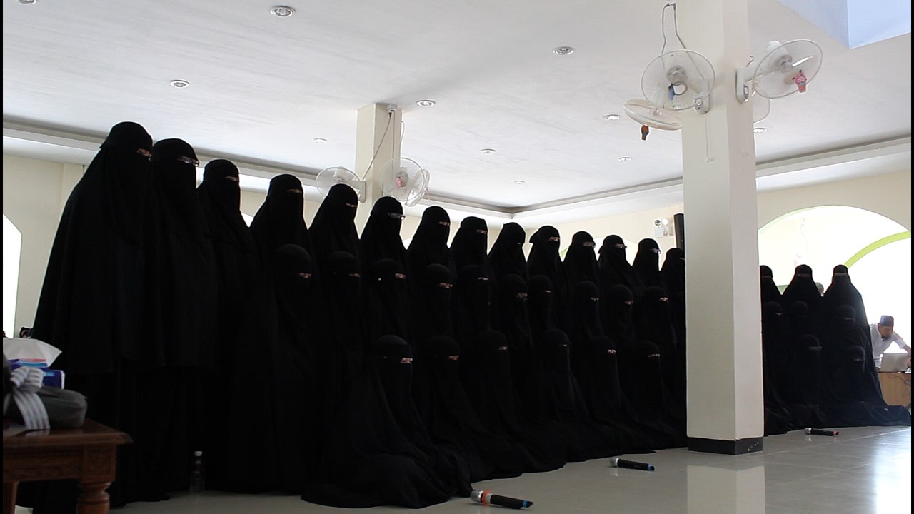 Lantunan Syair Matan Tuhfatul Athfal fi Ilmi Tajwid oleh santriwati